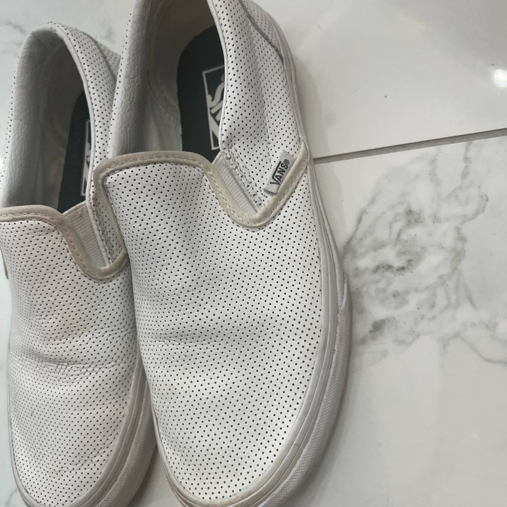 Vans - Picture 2 of 5